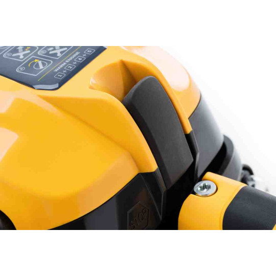 Купити Пила ланцюгова бензинова STIGA CS750. Офіційний магазин Toolmaster Україна. Фірмовий інструмент та обладнання, офіційна гарантія
