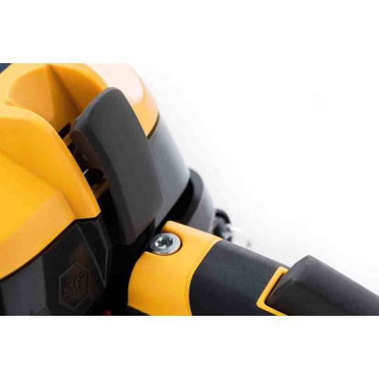 Купити Пила ланцюгова бензинова STIGA CS750. Офіційний магазин Toolmaster Україна. Фірмовий інструмент та обладнання, офіційна гарантія