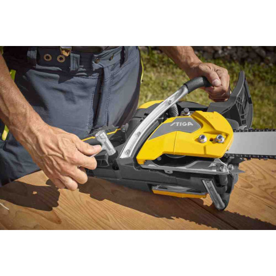 Купити Пила ланцюгова бензинова STIGA CS755. Офіційний магазин Toolmaster Україна. Фірмовий інструмент та обладнання, офіційна гарантія