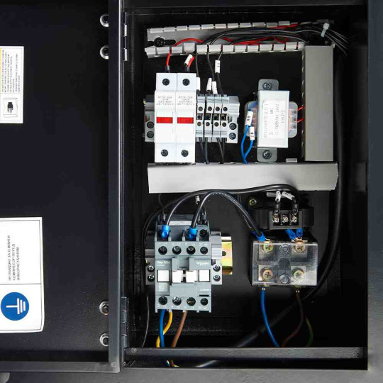 Купити Компресор повітряний гвинтовий EnerSol ES-AC560-100-1SS. Офіційний магазин Toolmaster Україна. Фірмовий інструмент та обладнання, офіційна гарантія