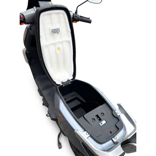 Купити Скутер аккумуляторный C-EV 1200, 72В, 1200Вт, Скорость - 50км/ч GTM. Официальный магазин Toolmaster Украина. Фирменный инструмент и оборудование, официальная гарантия