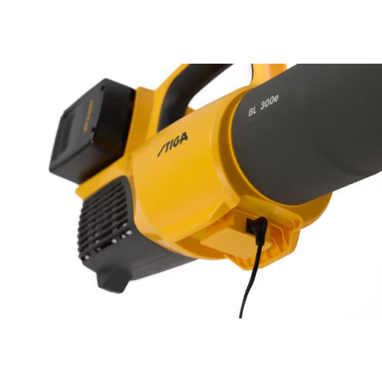 Купити Повітродувка акумуляторна STIGA BL300eKit. Офіційний магазин Toolmaster Україна. Фірмовий інструмент та обладнання, офіційна гарантія