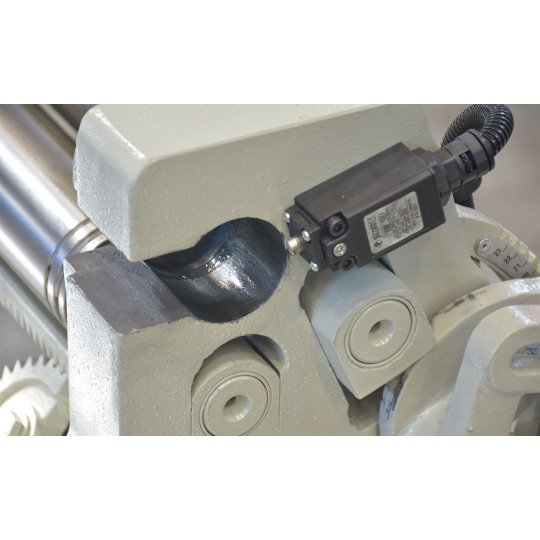 Купити Роликовый листогиб Isitan IR 2050x75. Официальный магазин Toolmaster Украина. Фирменный инструмент и оборудование, официальная гарантия