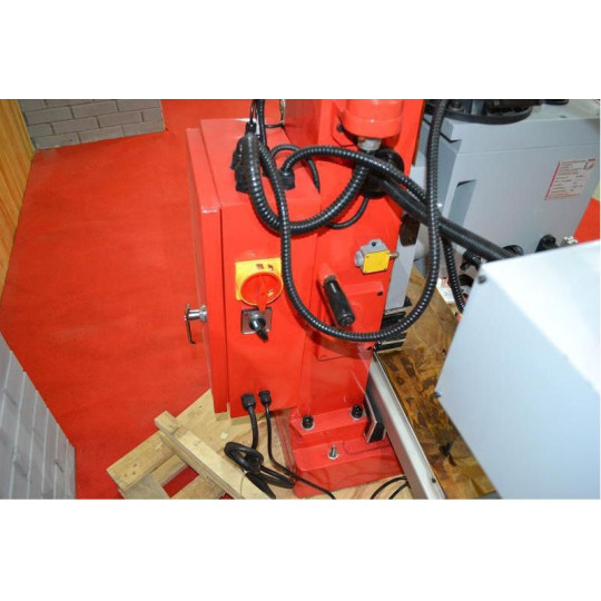 Купити Фрезерный станок Holzmann BF 50DIG. Официальный магазин Toolmaster Украина. Фирменный инструмент и оборудование, официальная гарантия