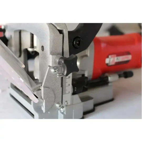 Купити Фрезер для соединений Holzmann PJ 100PRO. Официальный магазин Toolmaster Украина. Фирменный инструмент и оборудование, официальная гарантия