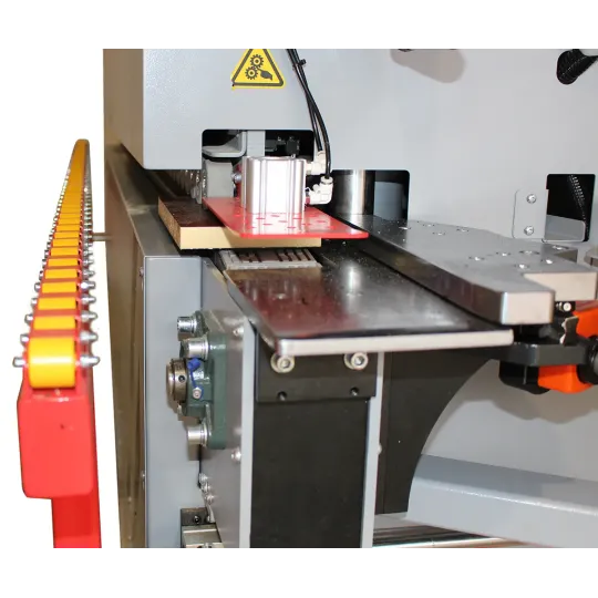 Купити Автоматический кромкооблицовочный станок Holzmann KAM35SMART_400V. Официальный магазин Toolmaster Украина. Фирменный инструмент и оборудование, официальная гарантия