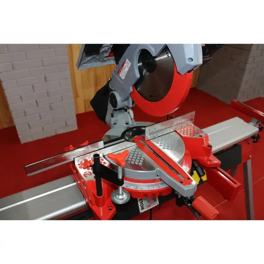 Купити Пила торцовочно-циркулярная Holzmann TK 305. Официальный магазин Toolmaster Украина. Фирменный инструмент и оборудование, официальная гарантия