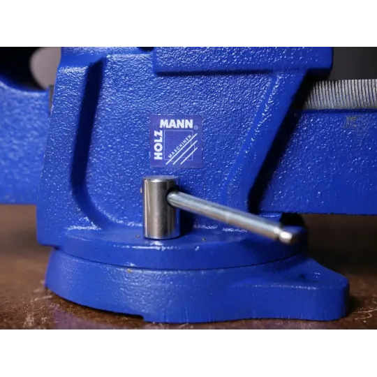Купити Тиски настольные в комплекте с поворотной плитой Holzmann WBS 100N. Официальный магазин Toolmaster Украина. Фирменный инструмент и оборудование, официальная гарантия
