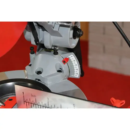 Купити Пила торцовочно-циркулярная Holzmann TK 305. Официальный магазин Toolmaster Украина. Фирменный инструмент и оборудование, официальная гарантия