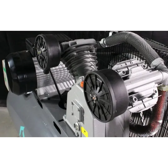 Купити Поршневой компрессор MAST VA90/200L 220V. Официальный магазин Toolmaster Украина. Фирменный инструмент и оборудование, официальная гарантия
