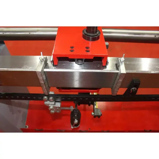Купити Копіювально-токарний верстат Holzmann DBK 1300. Офіційний магазин Toolmaster Україна. Фірмовий інструмент та обладнання, офіційна гарантія