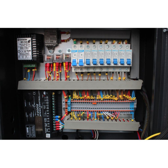 Купити Дизельний генератор UNIVERSAL UND-BD 350 KVA. Офіційний магазин Toolmaster Україна. Фірмовий інструмент та обладнання, офіційна гарантія