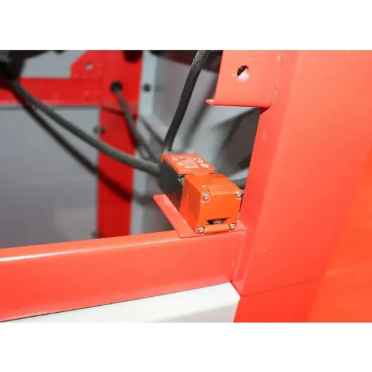 Купити Циркулярная пила Holzmann TS250F-1600 230 В. Официальный магазин Toolmaster Украина. Фирменный инструмент и оборудование, официальная гарантия