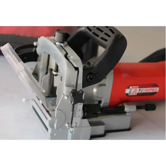 Купити Фрезер для соединений Holzmann PJ 100PRO. Официальный магазин Toolmaster Украина. Фирменный инструмент и оборудование, официальная гарантия