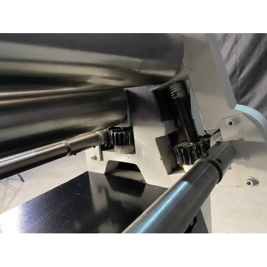 Купити Вальцювальний верстат MAST Metalltechnik M-ESR-2020x3.0 400V. Офіційний магазин Toolmaster Україна. Фірмовий інструмент та обладнання, офіційна гарантія