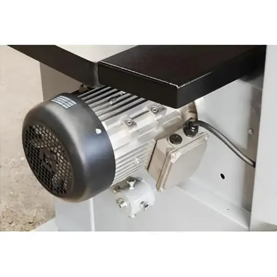 Купити Стрічкова пила Holzmann HBS 600DELUX. Офіційний магазин Toolmaster Україна. Фірмовий інструмент та обладнання, офіційна гарантія