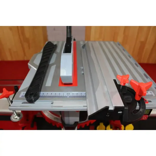 Купити Пила торцовочно-циркулярная Holzmann TK 305. Официальный магазин Toolmaster Украина. Фирменный инструмент и оборудование, официальная гарантия
