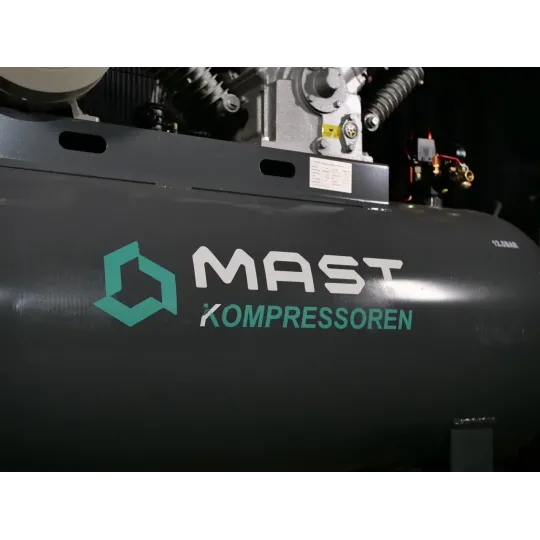 Купити Поршневий компресор MAST 2105/500L 400V 12.5BAR. Офіційний магазин Toolmaster Україна. Фірмовий інструмент та обладнання, офіційна гарантія