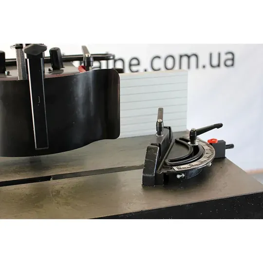 Купити Фрезерный станок по дереву Holzmann FS 160SOLID. Официальный магазин Toolmaster Украина. Фирменный инструмент и оборудование, официальная гарантия