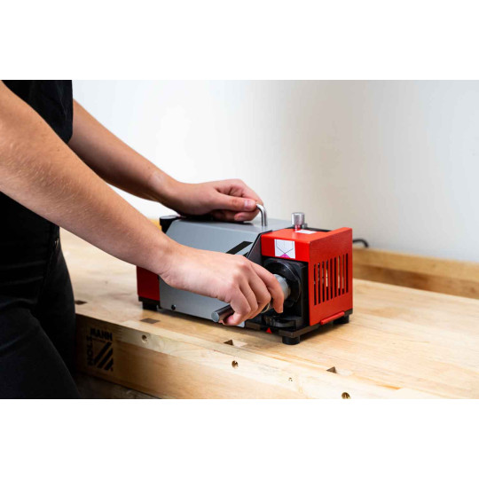 Купити Устройство для заточки сверл Holzmann BSG 13PRO. Официальный магазин Toolmaster Украина. Фирменный инструмент и оборудование, официальная гарантия