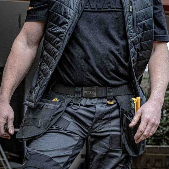 Купити Ремень DeWALT DWC14-001. Официальный магазин Toolmaster Украина. Фирменный инструмент и оборудование, официальная гарантия