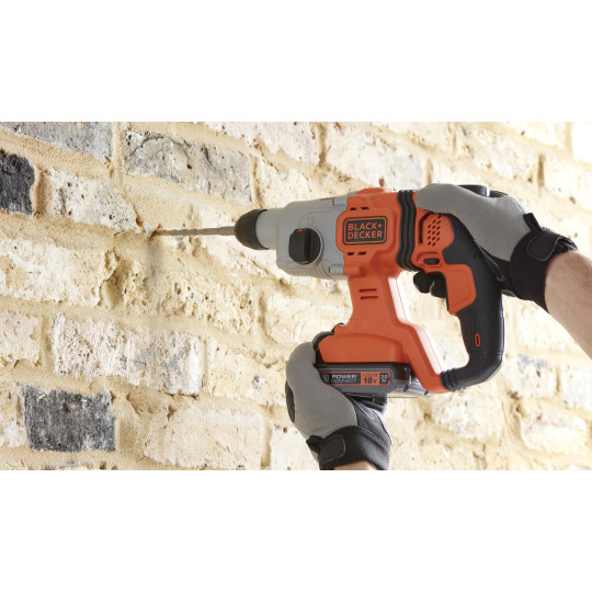 Купити Перфоратор аккумуляторный BLACK+DECKER BCD900D1S. Официальный магазин Toolmaster Украина. Фирменный инструмент и оборудование, официальная гарантия