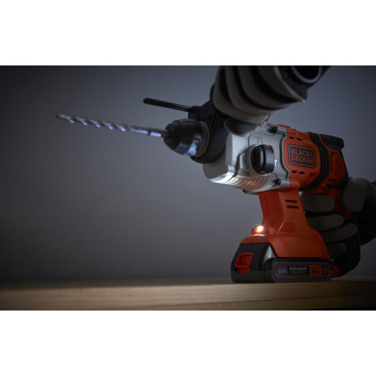 Купити Перфоратор аккумуляторный BLACK+DECKER BCD900D1S. Официальный магазин Toolmaster Украина. Фирменный инструмент и оборудование, официальная гарантия