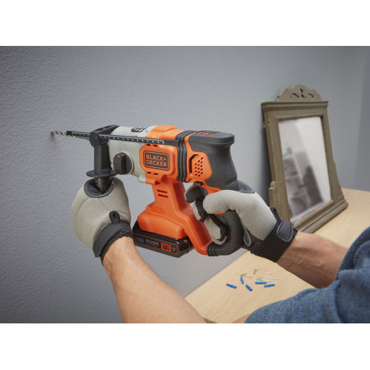 Купити Перфоратор аккумуляторный BLACK+DECKER BCD900D1S. Официальный магазин Toolmaster Украина. Фирменный инструмент и оборудование, официальная гарантия