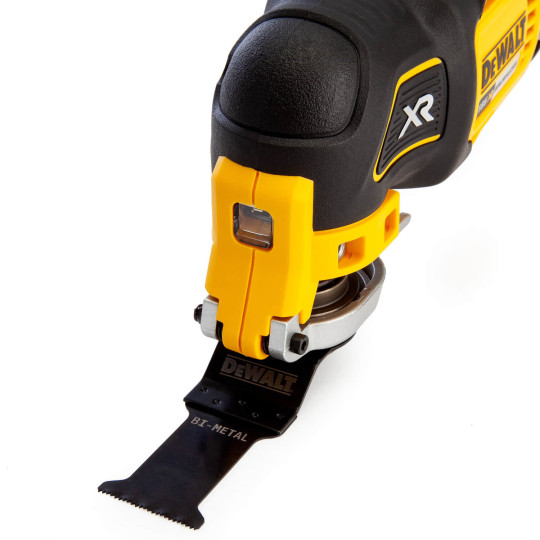 Купити Багатофункціональний інструмент акумуляторний безщітковий DeWALT DCS356P2. Офіційний магазин Toolmaster Україна. Фірмовий інструмент та обладнання, офіційна гарантія