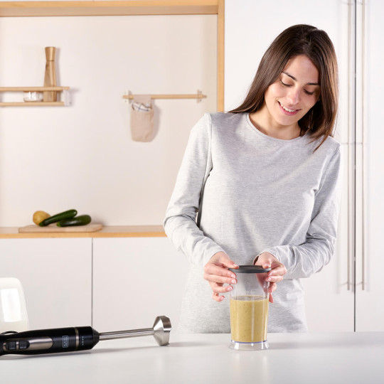 Купити Ручний блендер BLACK+DECKER BXHB800E. Офіційний магазин Toolmaster Україна. Фірмовий інструмент та обладнання, офіційна гарантія