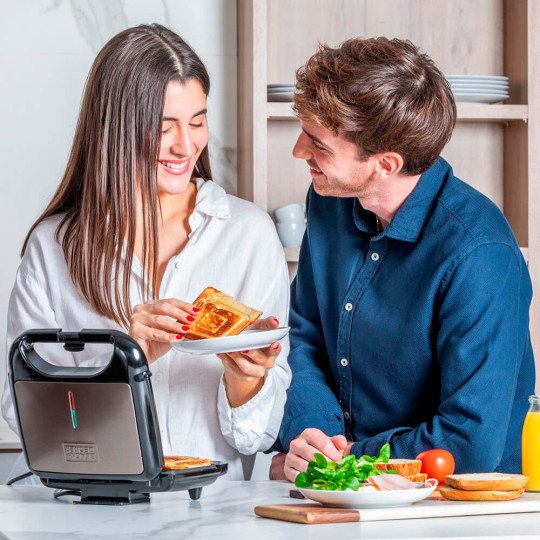 Купити Бутербродница BLACK+DECKER BXSA753E. Официальный магазин Toolmaster Украина. Фирменный инструмент и оборудование, официальная гарантия