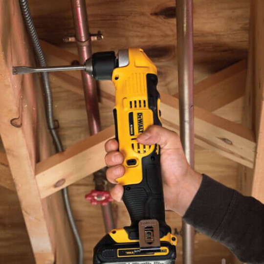 Купити Дриль-шурупокрут акумуляторний кутовий DeWALT DCD740NT. Офіційний магазин Toolmaster Україна. Фірмовий інструмент та обладнання, офіційна гарантія