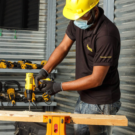 Купити Дриль-шурупокрут акумуляторний безщітковий DeWALT DCD991NT. Офіційний магазин Toolmaster Україна. Фірмовий інструмент та обладнання, офіційна гарантія