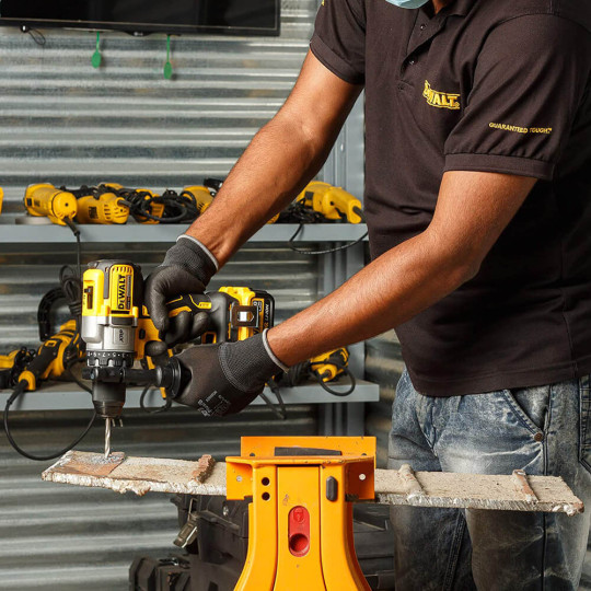 Купити Дриль-шурупокрут акумуляторний безщітковий DeWALT DCD991NT. Офіційний магазин Toolmaster Україна. Фірмовий інструмент та обладнання, офіційна гарантія