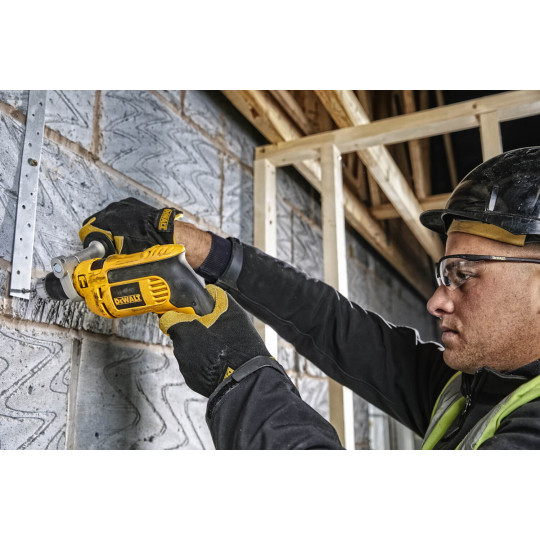 Купити Дриль мережевий ударний DeWALT DWD024. Офіційний магазин Toolmaster Україна. Фірмовий інструмент та обладнання, офіційна гарантія