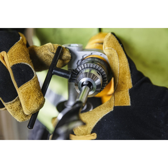 Купити Дриль мережевий ударний DeWALT DWD024. Офіційний магазин Toolmaster Україна. Фірмовий інструмент та обладнання, офіційна гарантія