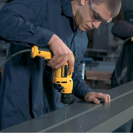 Купити Дриль мережевий DeWALT DWD112S. Офіційний магазин Toolmaster Україна. Фірмовий інструмент та обладнання, офіційна гарантія