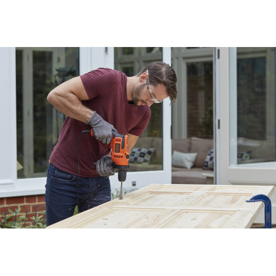 Купити Дриль мережевий ударний BLACK+DECKER BEH200. Офіційний магазин Toolmaster Україна. Фірмовий інструмент та обладнання, офіційна гарантія