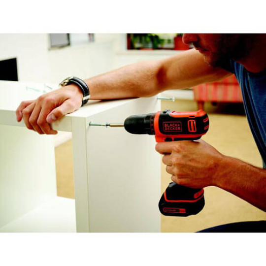 Купити Дриль-шурупокрут акумуляторний BLACK+DECKER BDCDD12. Офіційний магазин Toolmaster Україна. Фірмовий інструмент та обладнання, офіційна гарантія