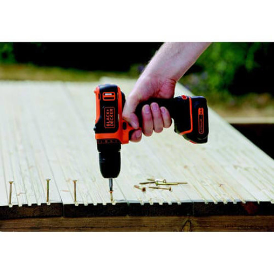 Купити Дриль-шурупокрут акумуляторний BLACK+DECKER BDCDD12. Офіційний магазин Toolmaster Україна. Фірмовий інструмент та обладнання, офіційна гарантія