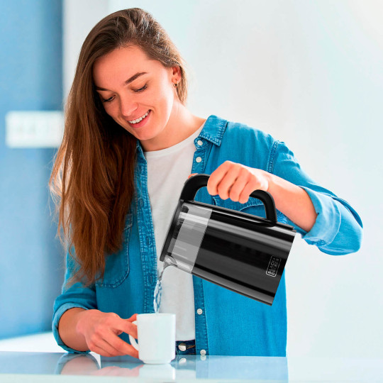 Купити Електрочайник BLACK+DECKER BXKE2206E. Офіційний магазин Toolmaster Україна. Фірмовий інструмент та обладнання, офіційна гарантія