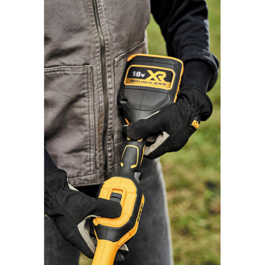 Купити Коса аккумуляторная бесщеточная DeWALT DCMST561N. Официальный магазин Toolmaster Украина. Фирменный инструмент и оборудование, официальная гарантия