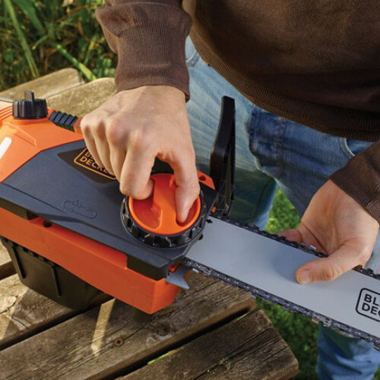 Купити Пила ланцюгова електрична BLACK+DECKER CS2245. Офіційний магазин Toolmaster Україна. Фірмовий інструмент та обладнання, офіційна гарантія