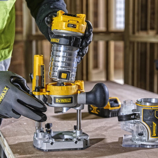 Купити Фрезер акумуляторний безщітковий DeWALT DCW604NT. Офіційний магазин Toolmaster Україна. Фірмовий інструмент та обладнання, офіційна гарантія