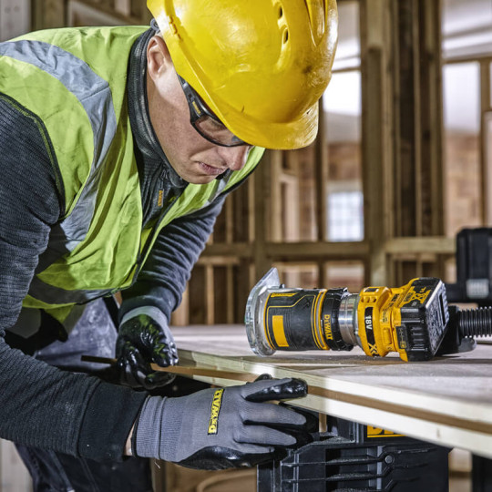 Купити Фрезер акумуляторний безщітковий DeWALT DCW604P2. Офіційний магазин Toolmaster Україна. Фірмовий інструмент та обладнання, офіційна гарантія