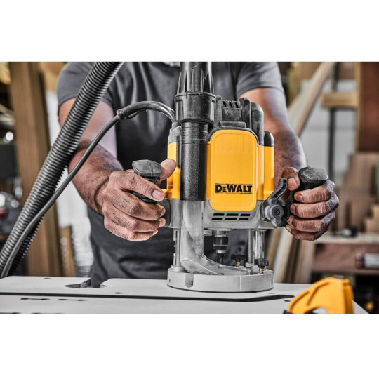 Купити Фрезер мережевий DeWALT DWE625KT. Офіційний магазин Toolmaster Україна. Фірмовий інструмент та обладнання, офіційна гарантія