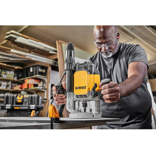 Купити Фрезер мережевий DeWALT DWE625KT. Офіційний магазин Toolmaster Україна. Фірмовий інструмент та обладнання, офіційна гарантія