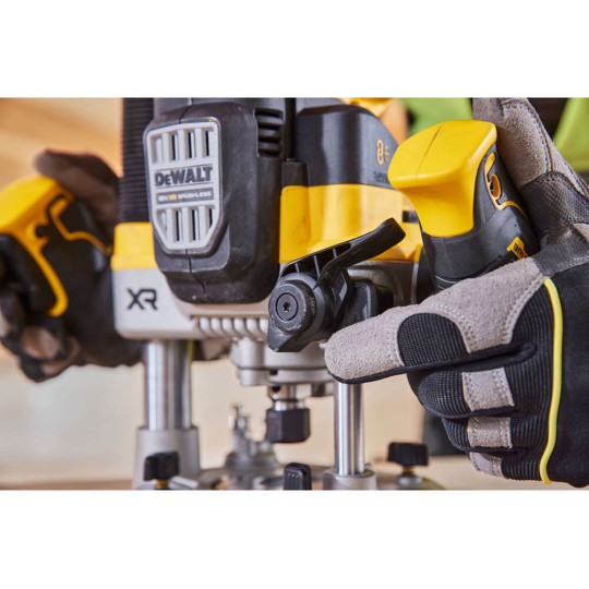 Купити Фрезер акумуляторний безщітковий DeWALT DCW620NT. Офіційний магазин Toolmaster Україна. Фірмовий інструмент та обладнання, офіційна гарантія