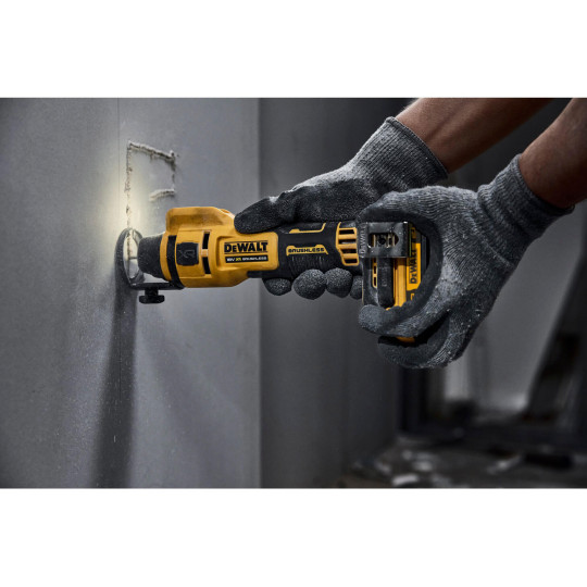 Купити Фрезер акумуляторний для вирізання гіпсокартону DeWALT DCE555N. Офіційний магазин Toolmaster Україна. Фірмовий інструмент та обладнання, офіційна гарантія