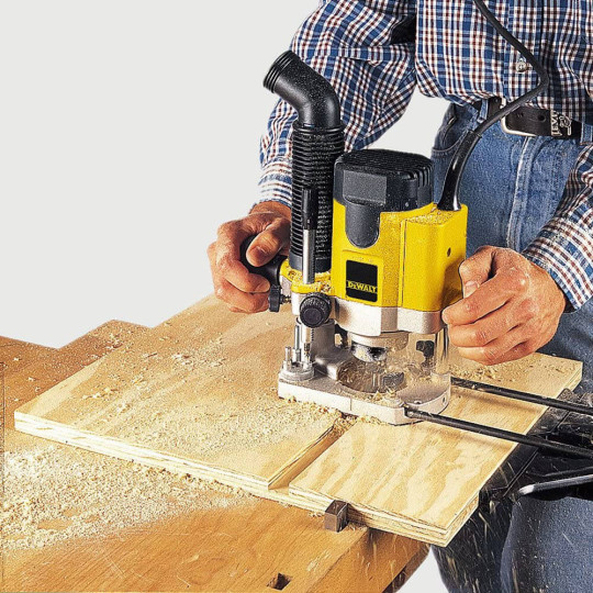 Купити Фрезер мережевий DeWALT DW621KT. Офіційний магазин Toolmaster Україна. Фірмовий інструмент та обладнання, офіційна гарантія